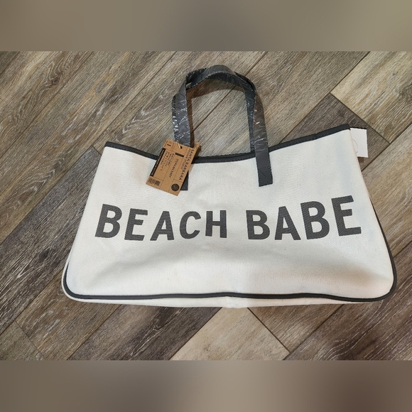Santa Barbara Design Studio Beach Babe White Tote Bag - Picture 1 of 11